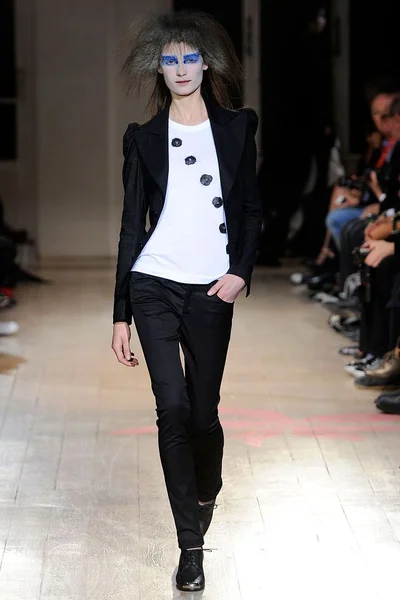 Look 24